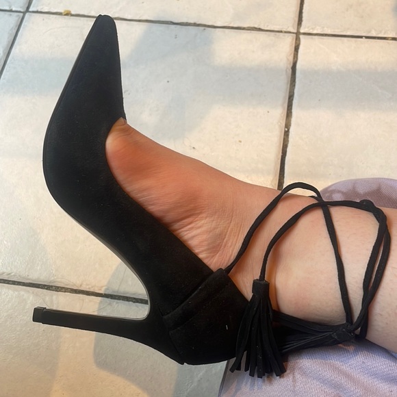 Guess Black Pointy Toe Pumps Lace Up Suede Material - Picture 2 of 8